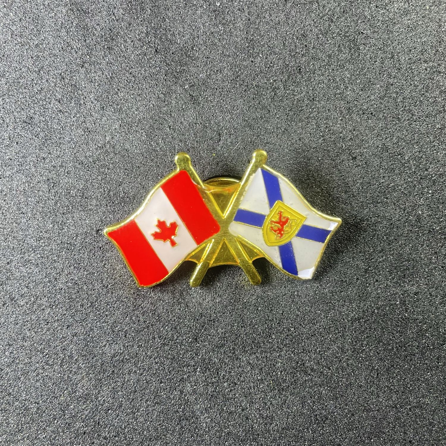 Canada/Nova Scotia cross pin