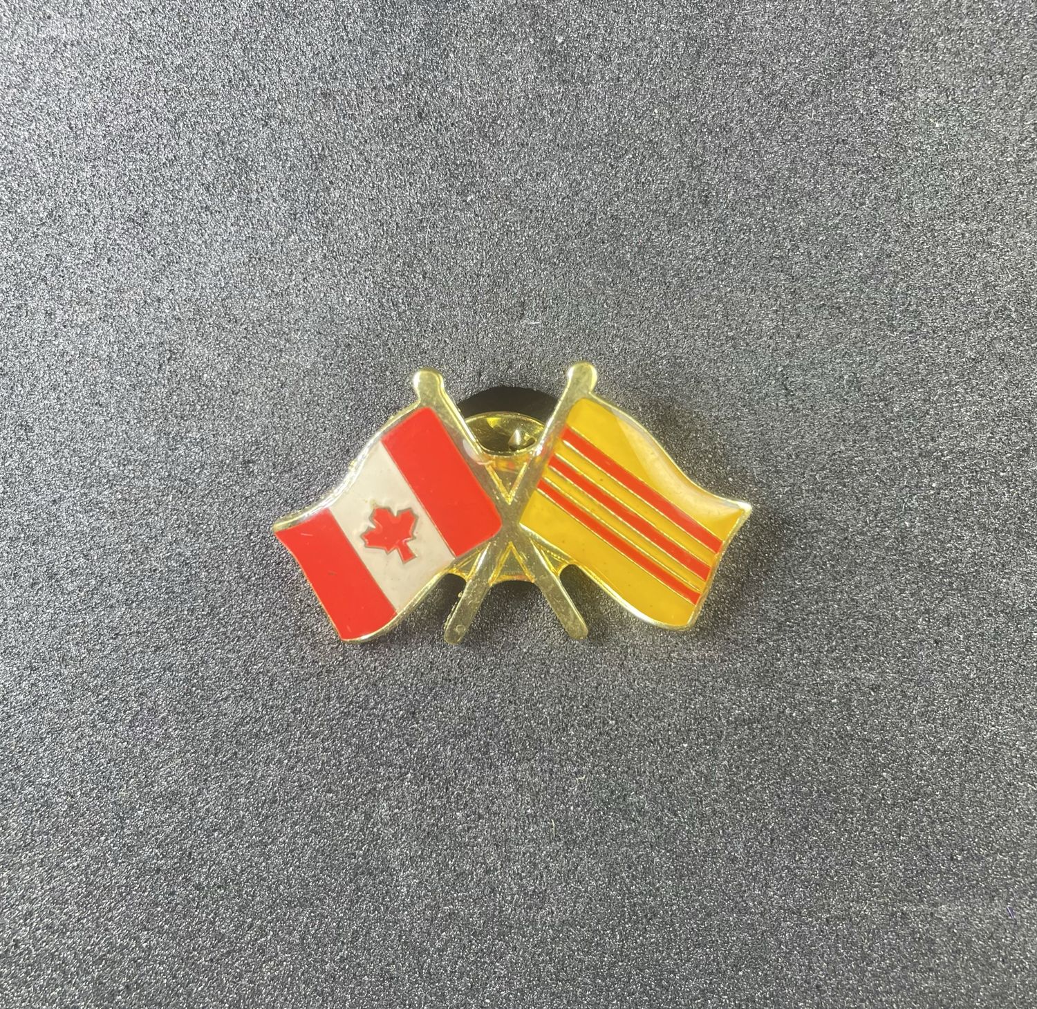 Canada/ South Vietnam cross pin