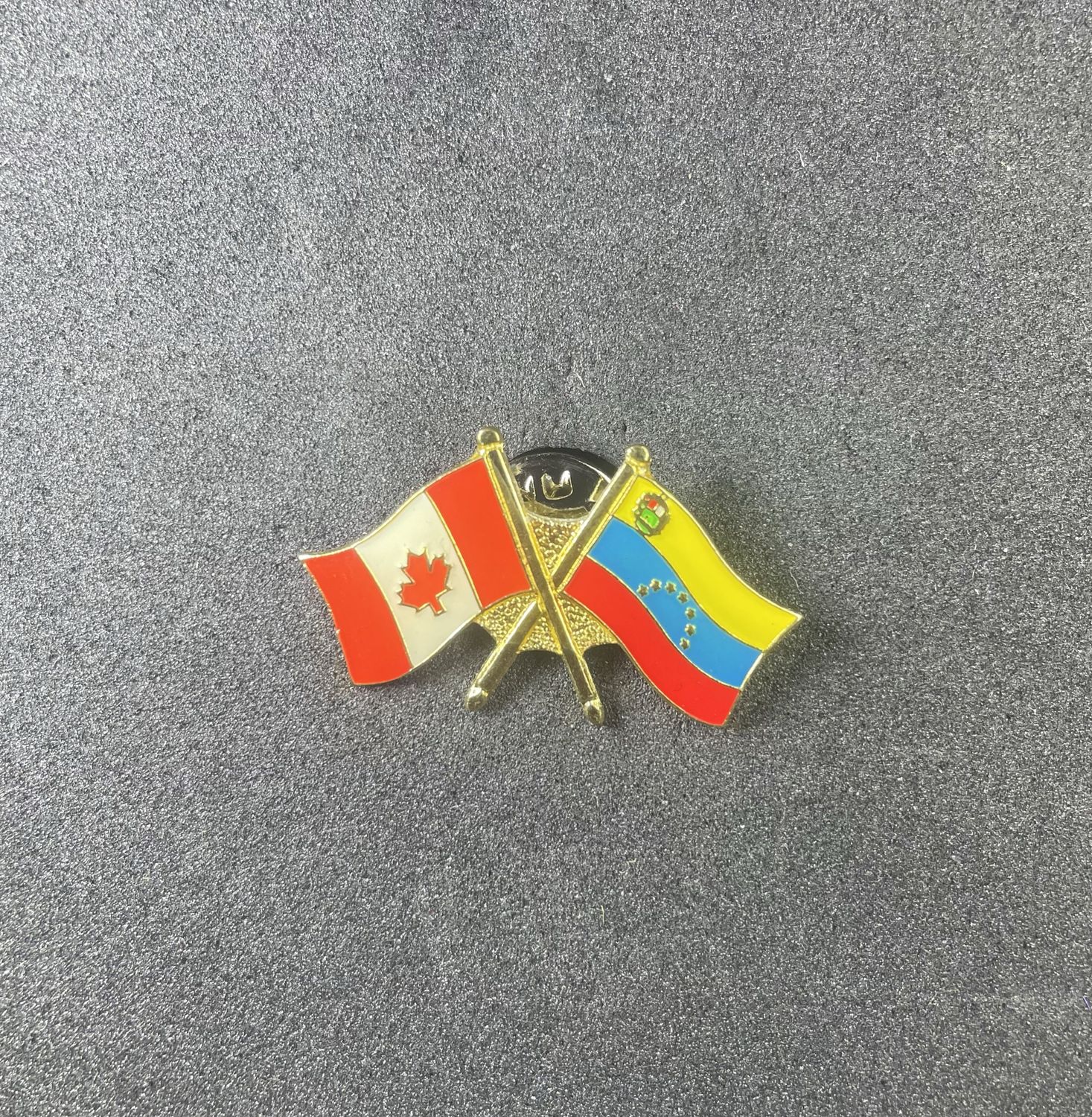 Canada/Venezuela cross pin