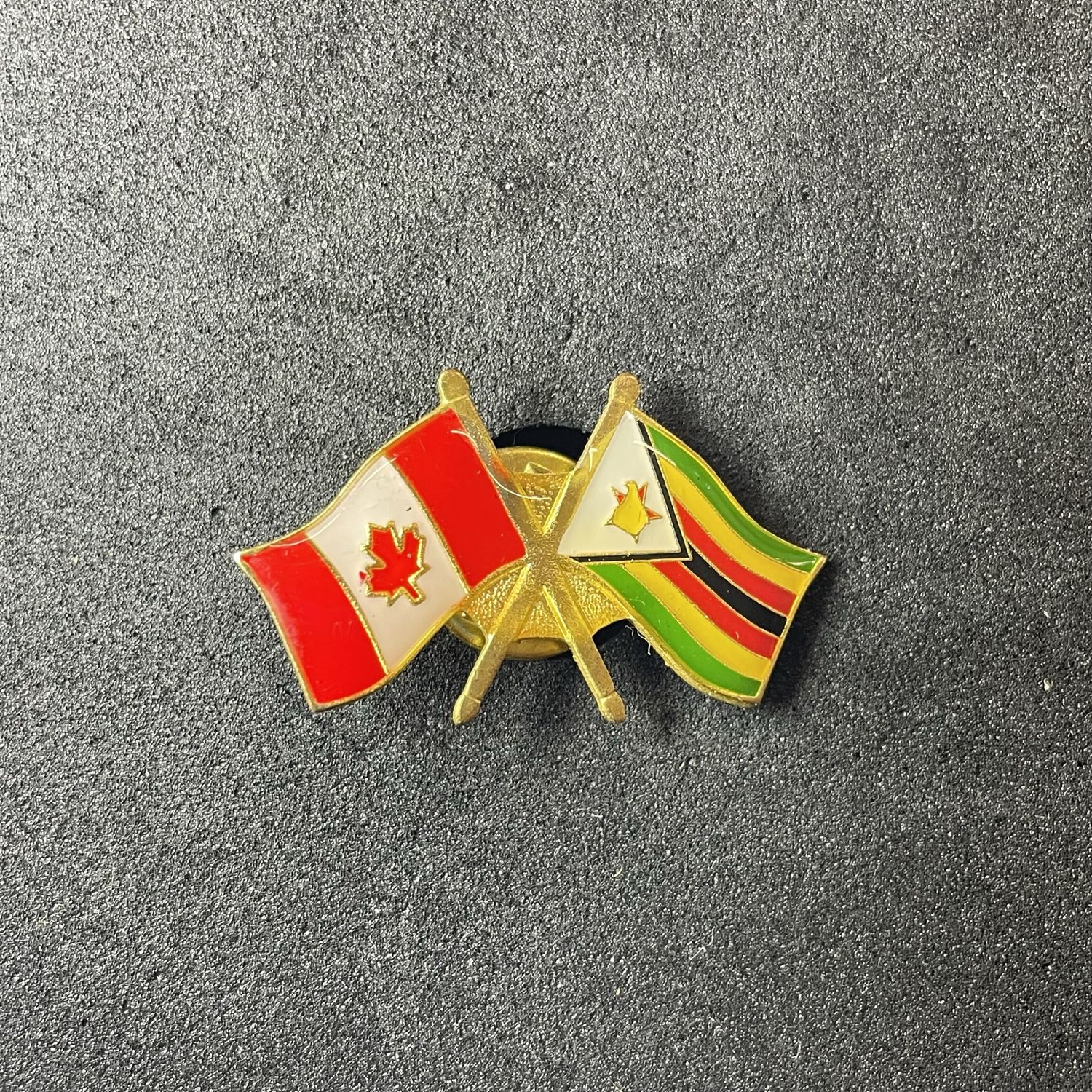 Canada/Zimbabwe cross pin