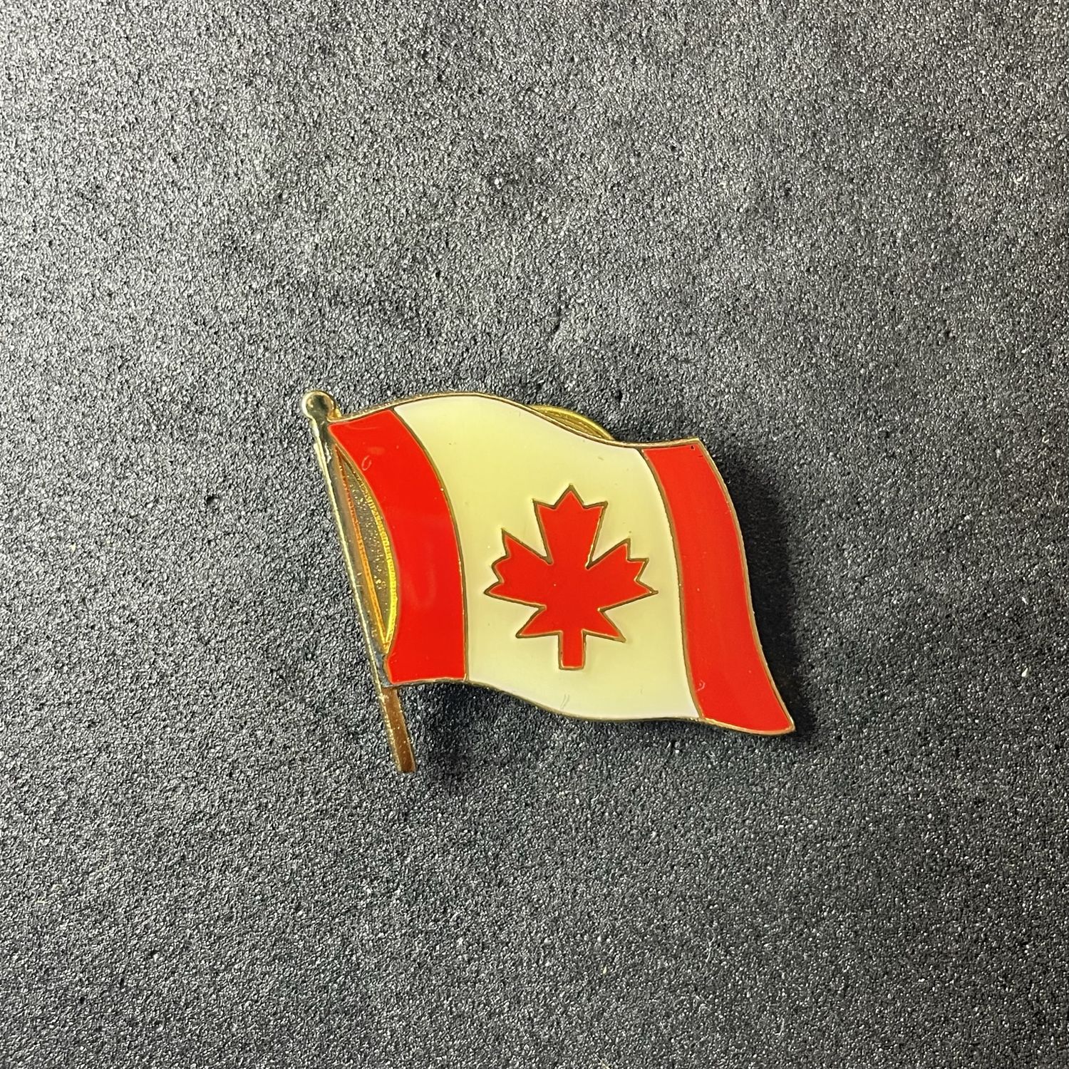 Canada pin