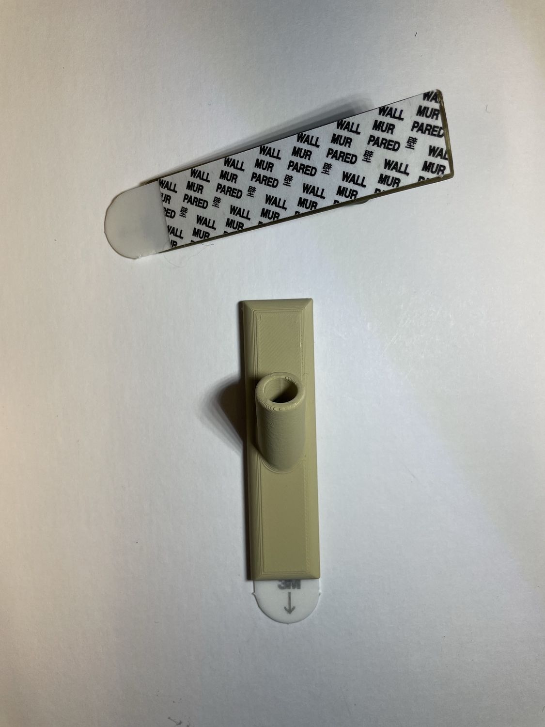 Black plastic 1-hole wall clip for 12x18 flag
