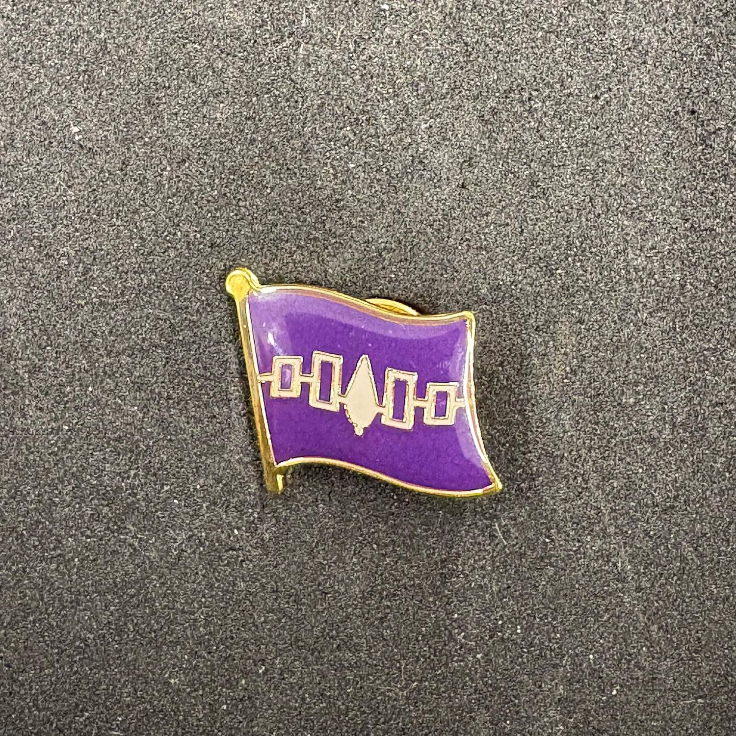 Iroquois pin