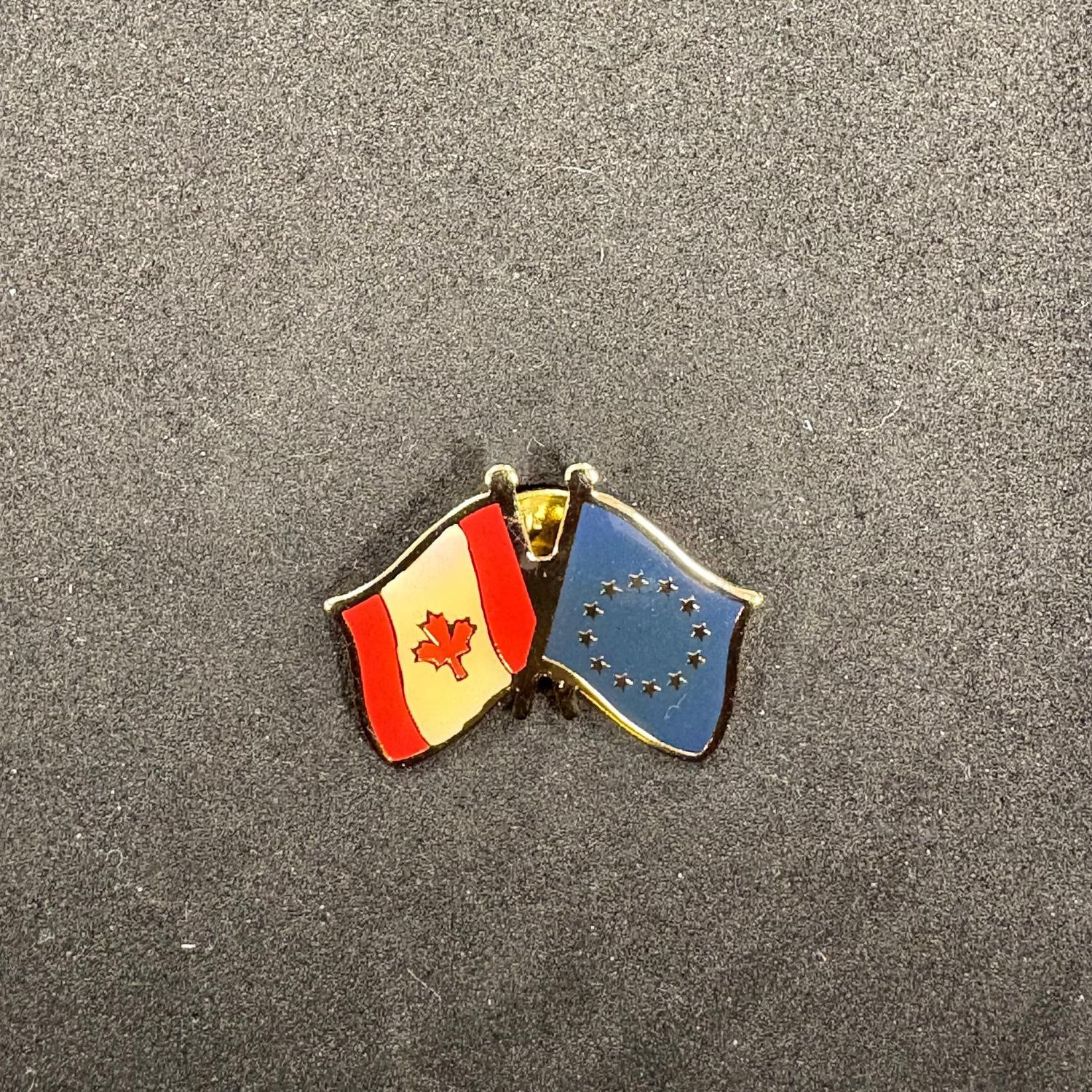 Canada/European Union cross pin