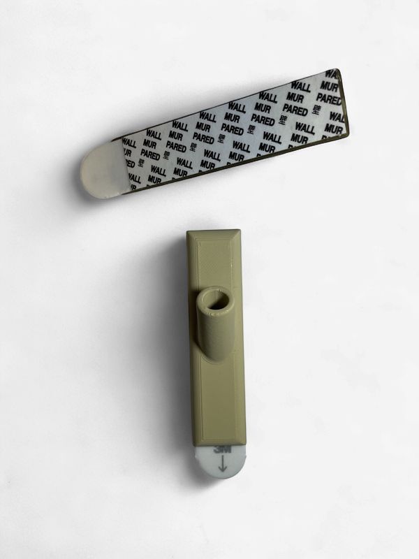 Black plastic 1-hole wall clip for 12x18 flag