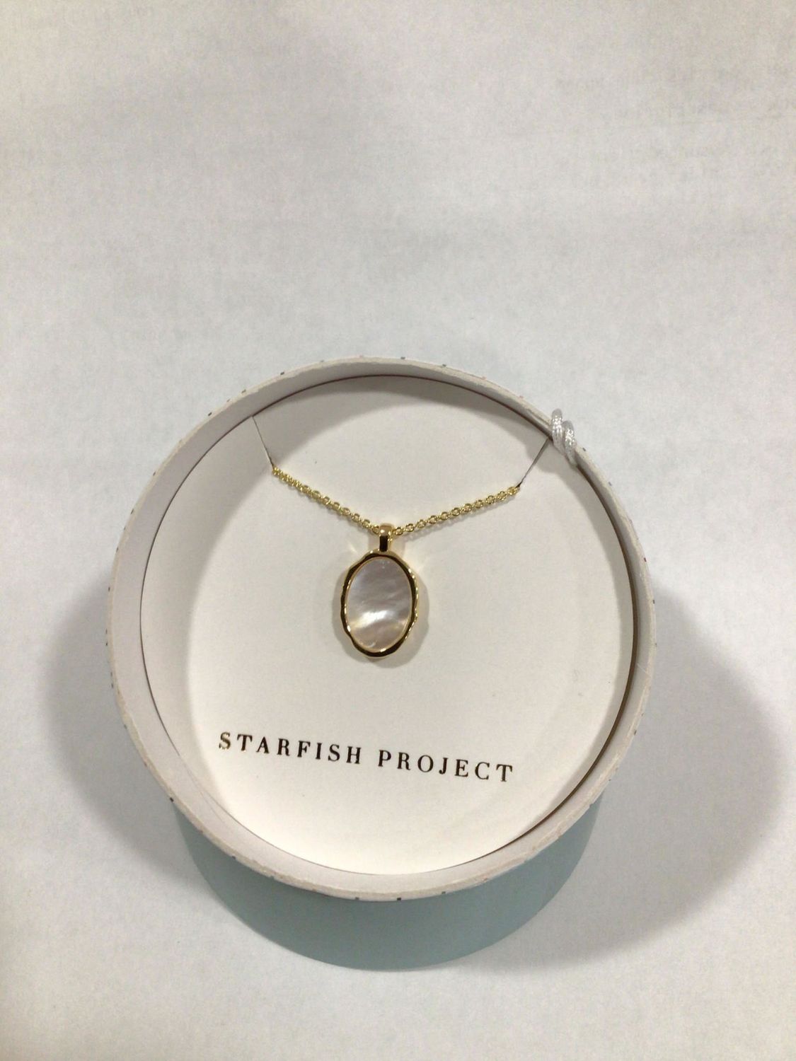 Mother of Pearl Oval Necklace 14K, China