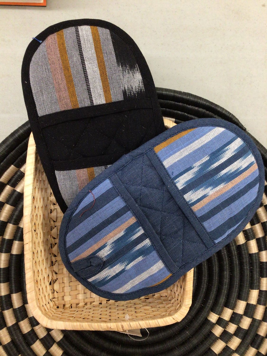 Double Ended Oval Pot Holder,  Guatemala