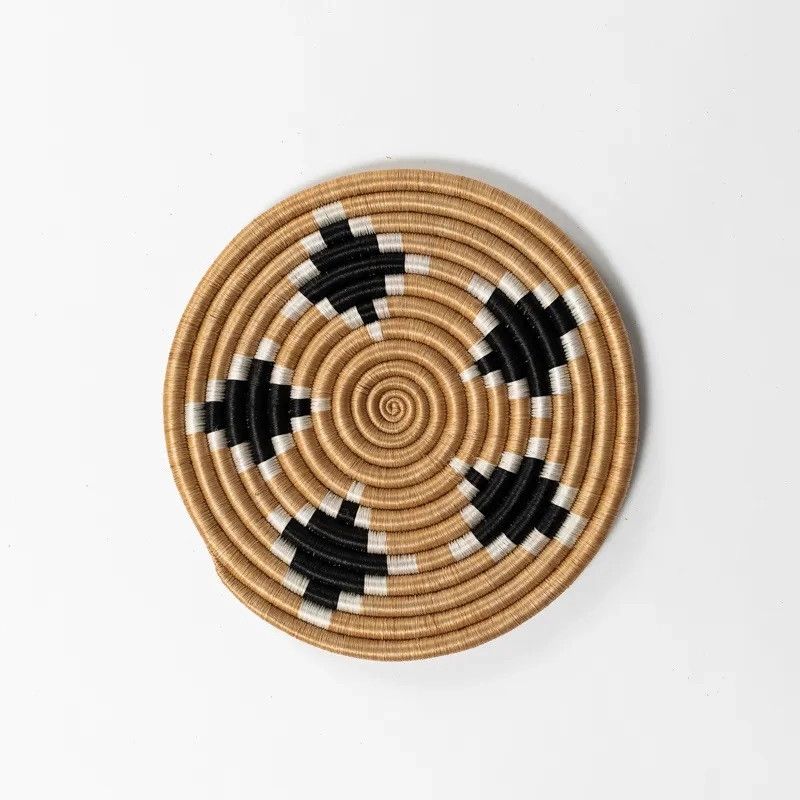 Diamond- Trivet, Rwanda