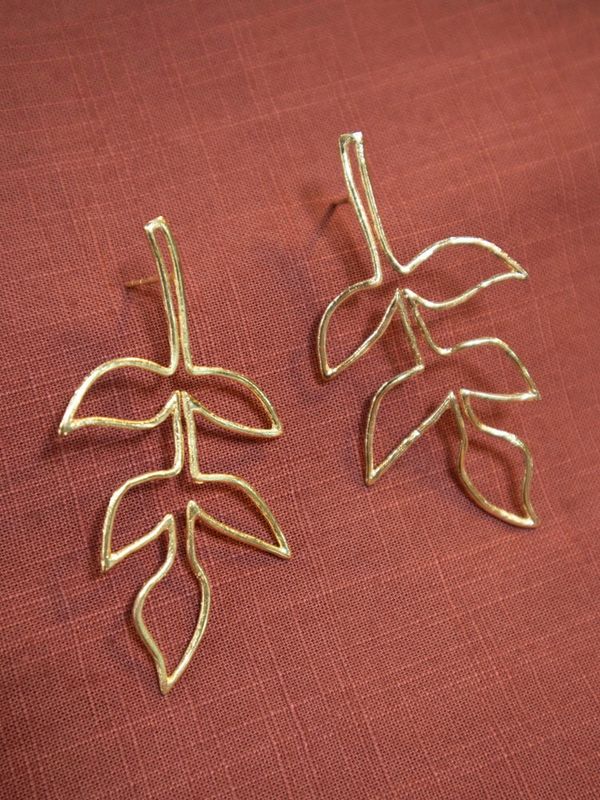 Fauna Wire Earrings Gold, India