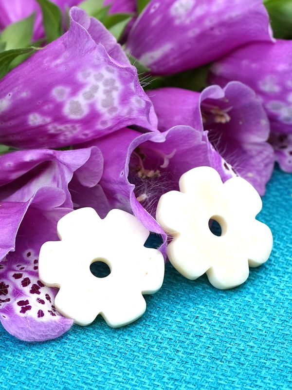 Retro Bloom Studs White, India