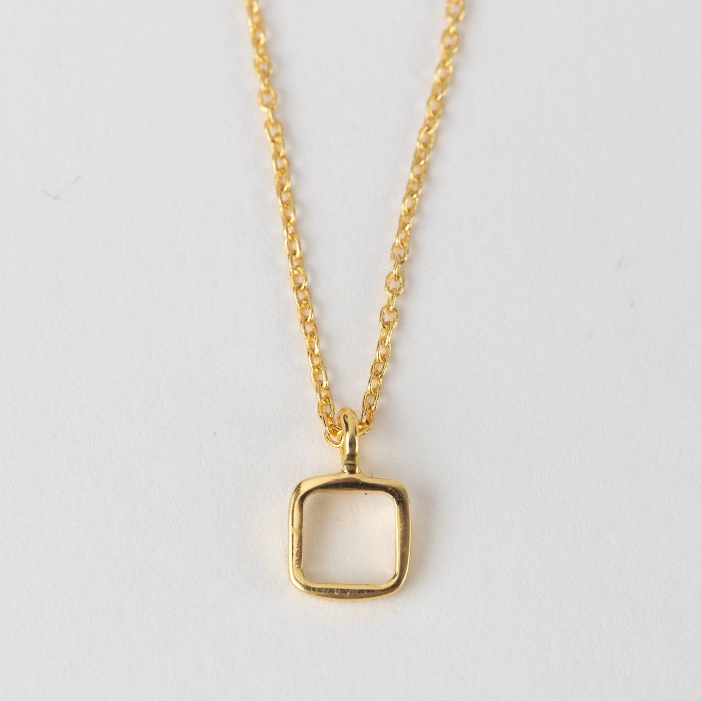 Sundar Square Pendant Gold Necklace, India