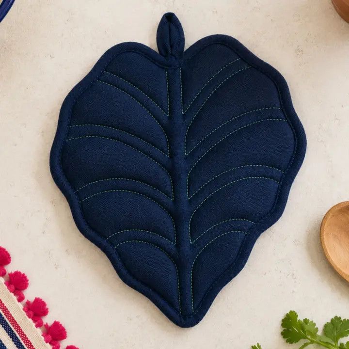 Navy Leaf Trivet, Guatemala
