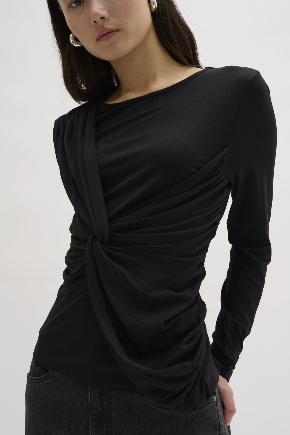 My Essential Wardrobe - Ella knot blouse black