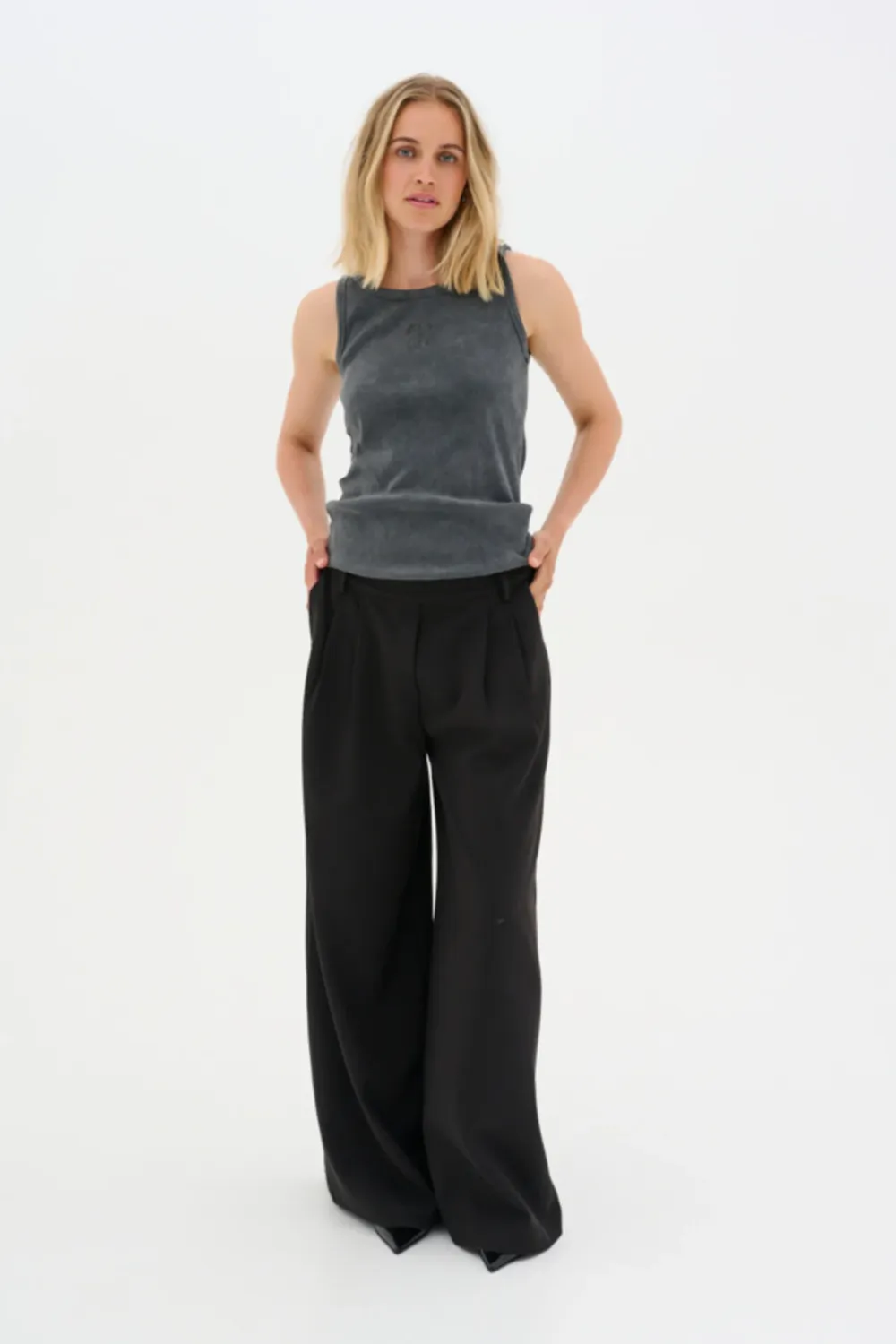 My Essential Wardrobe - Mandy top black wash