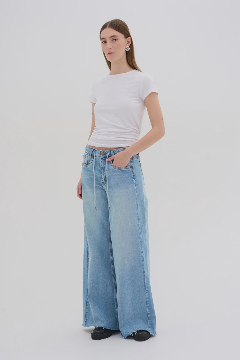 My Essential Wardrobe - Dango met touwtje 144 wide  jeans light blue