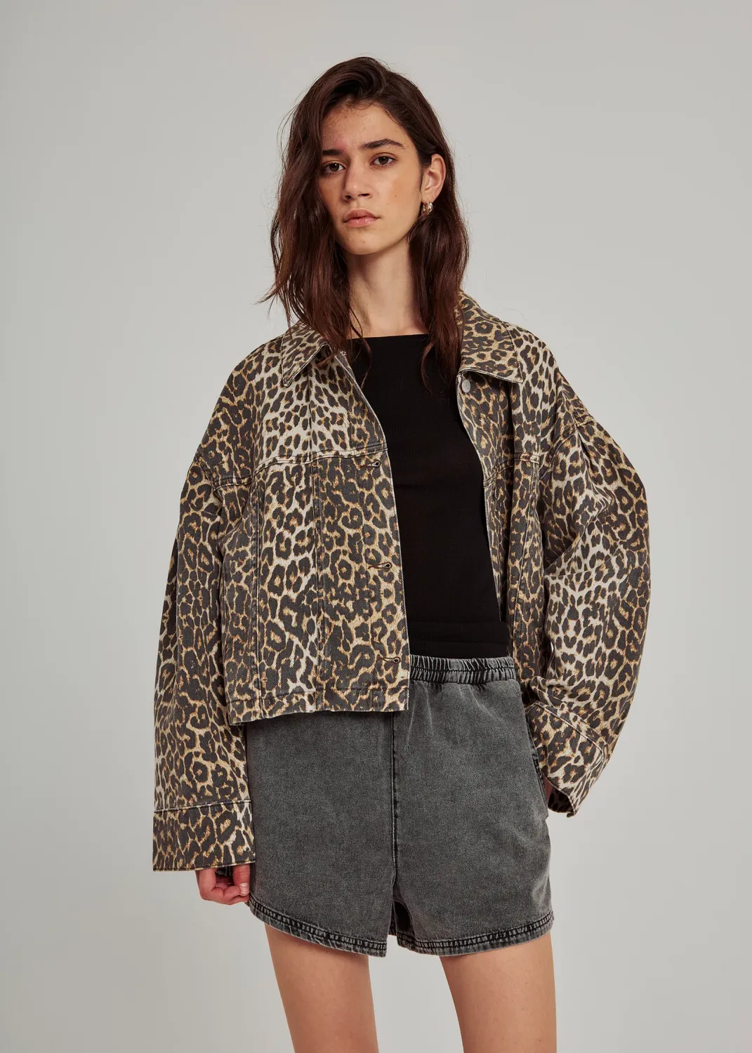 Norr - Kenzie clean denim jacket leo print