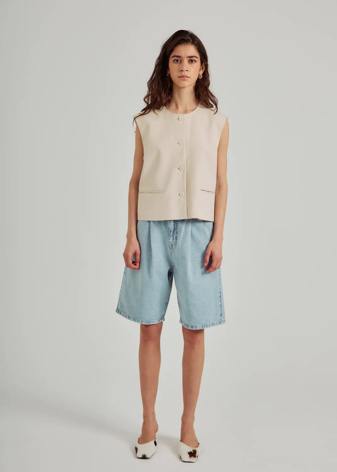 Norr - Kenzie pleat long shorts light blue wash