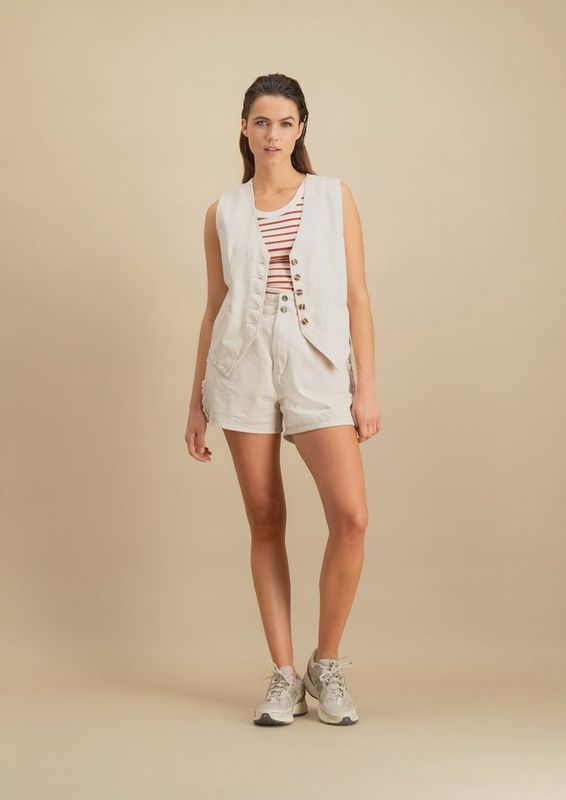Circle of Trust - Dani gilet sandy beach