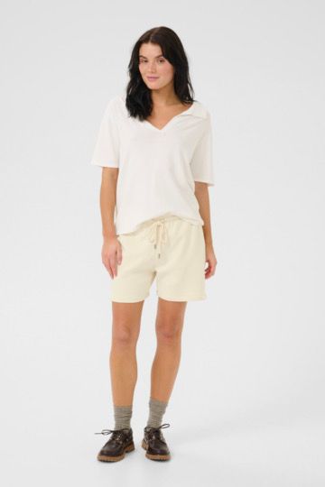 My Essential Wardrobe - Sara short almond milk