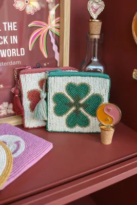 All the Luck in the World - Vierkante portemonne Lucky klaver groen