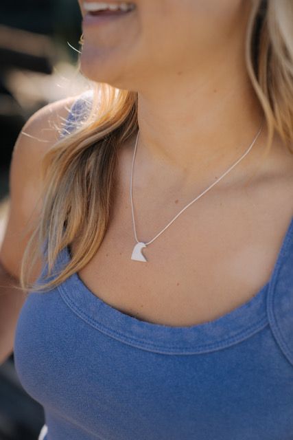 Twin Wave - Single Necklace