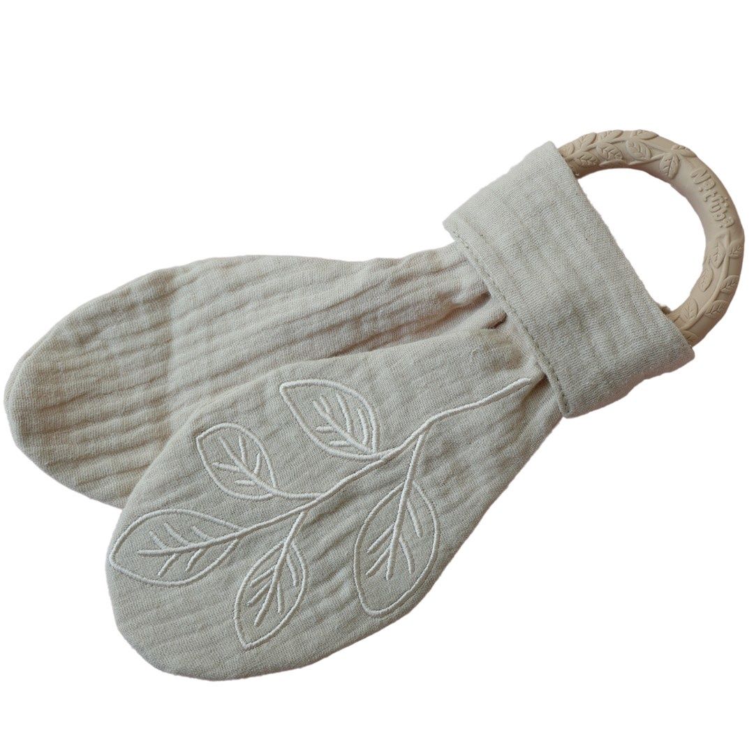 Natruba Muslin Leaf Teether Toy Earth