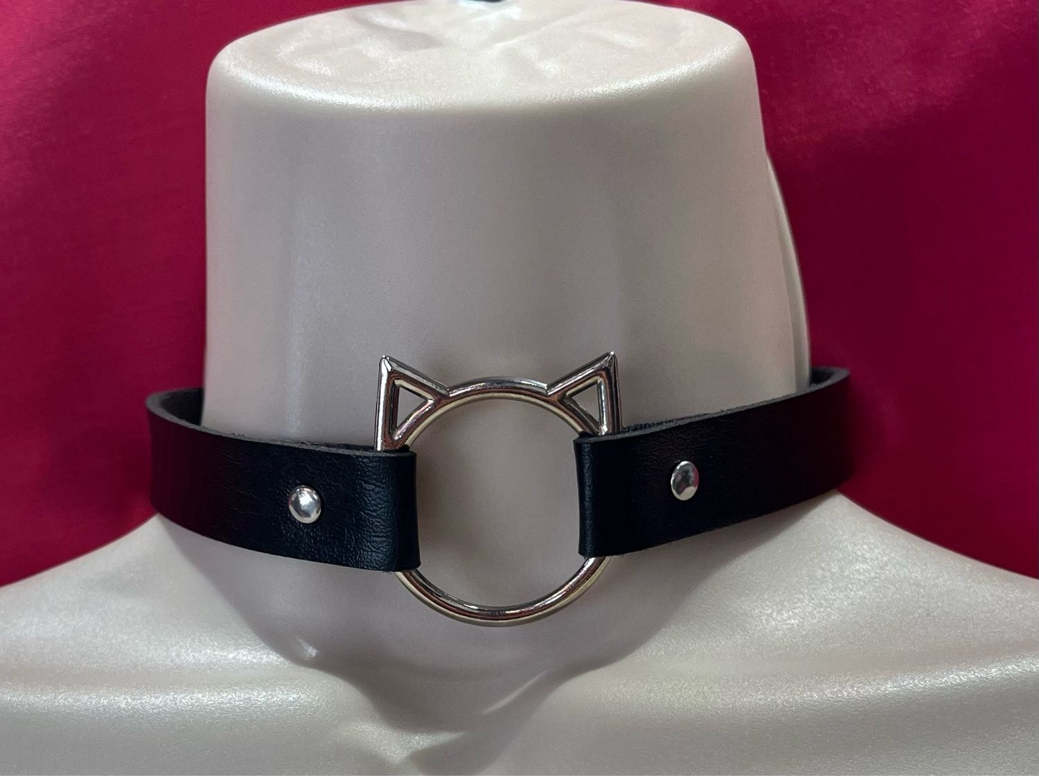 Leather Choker Cat