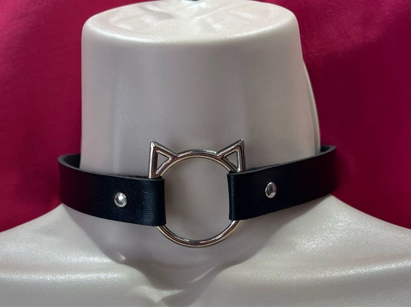 Leather Choker Cat