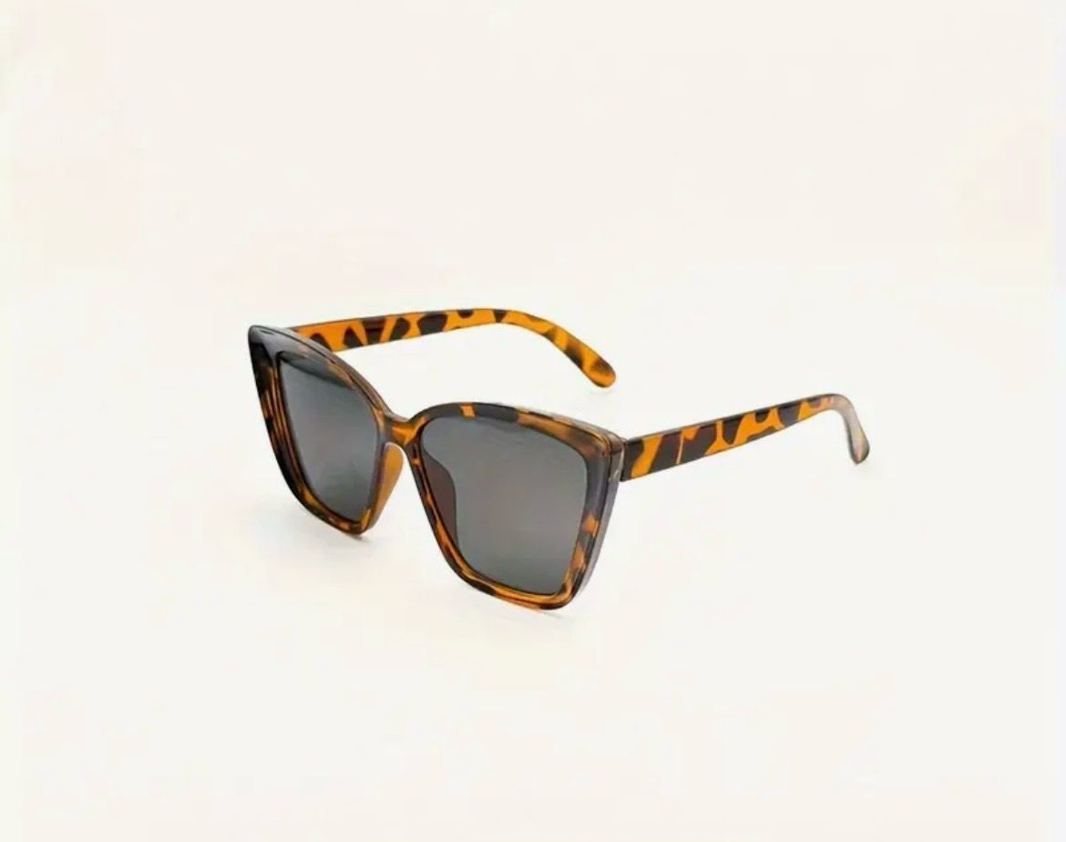 Cat Eye Oversize Sunglasses