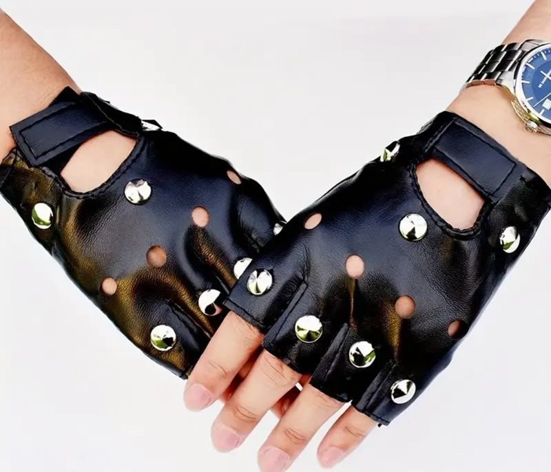 Fingerless Black Gloves With Studs