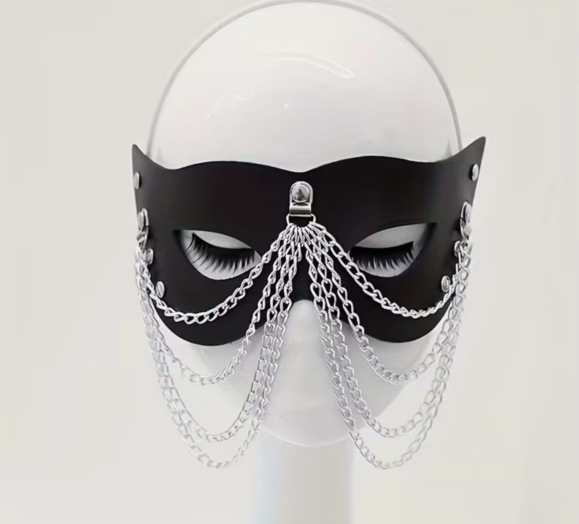 Leather Mask With Chains