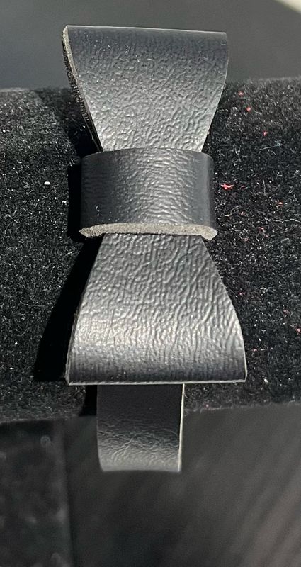 Leather Bracelet With Bow Black