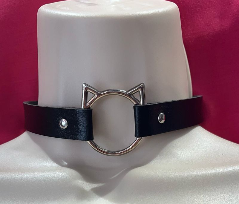 Leather Choker Cat
