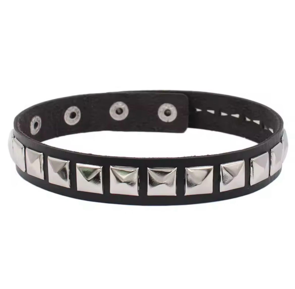 Single Choker With Studs