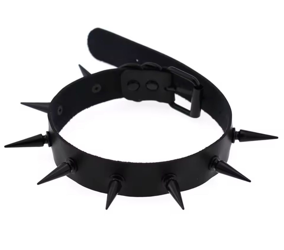 Black Choker With Balic Spikes