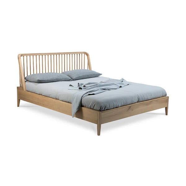Spindle Bed w/ Slats