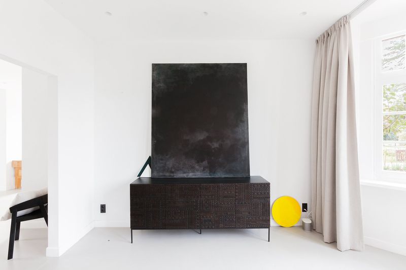 Tabwa sideboard - varnished teak - off black - 4 doors, 78.5 x 17.5 x 33.5