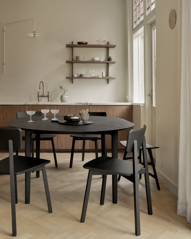 Bok extendable dining table - varnished oak - black - round, 51/70.5 x 51 x 30