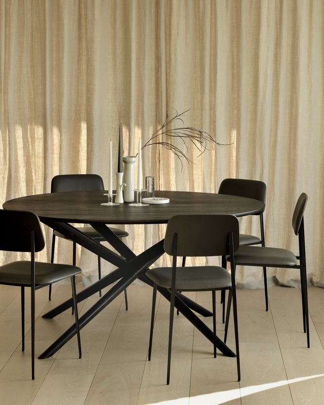 Mikado dining table - varnished oak - black - round, 59 x 59 x 30