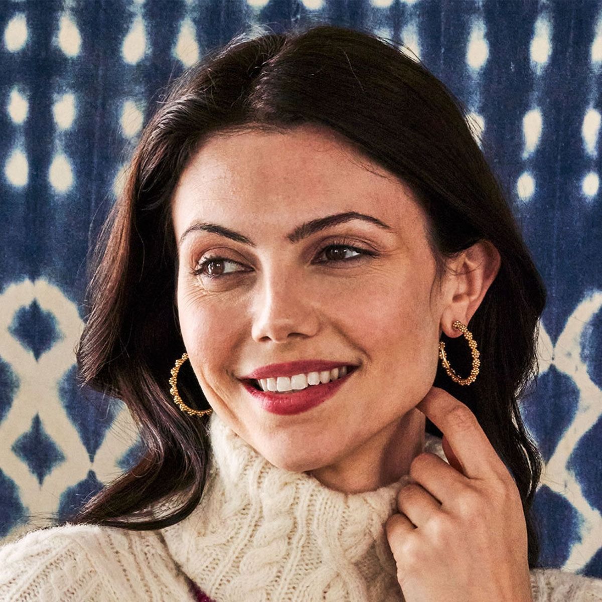 Berry Icon Medium Hoop Earrings - Gold