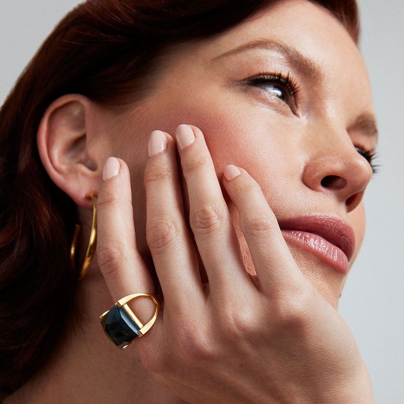 Plaza Ring Black Onyx and Gold, 7