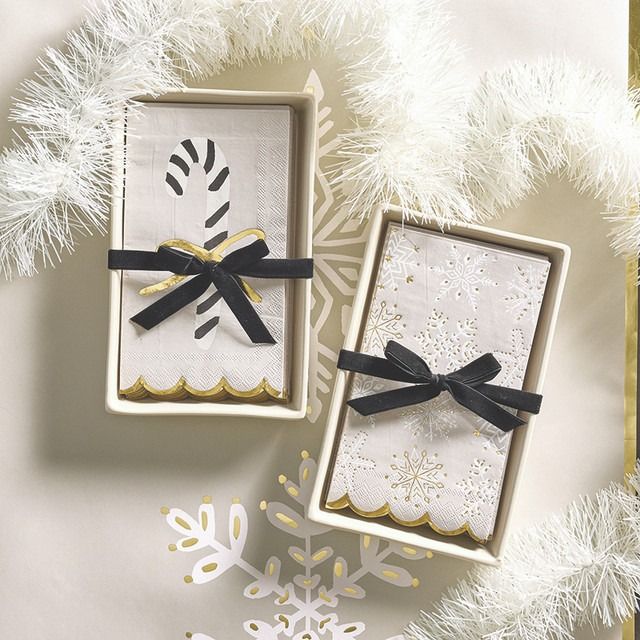 Snowflake Guest Napkins with Tray