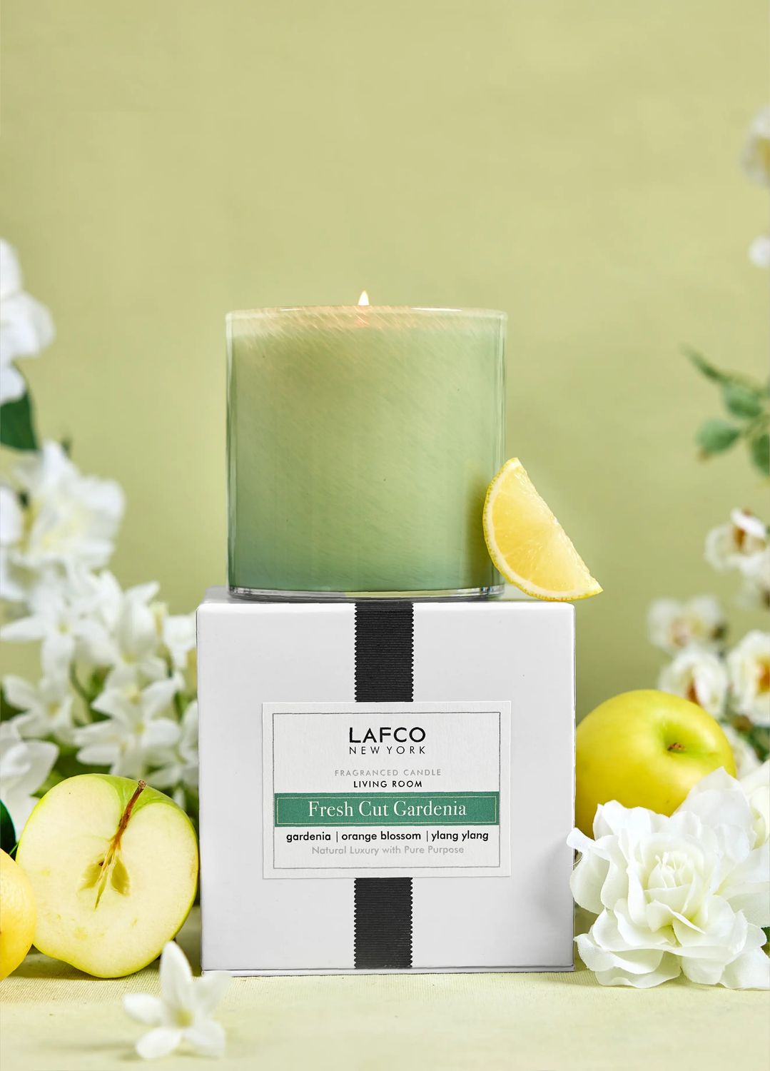 Fresh Cut Gardenia Signature Candle - Living Room