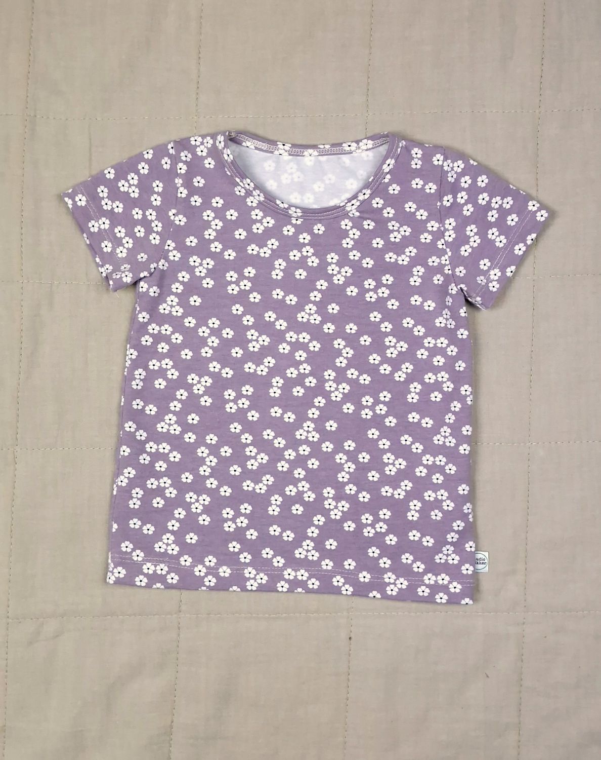 Shirt bloemetjes paars