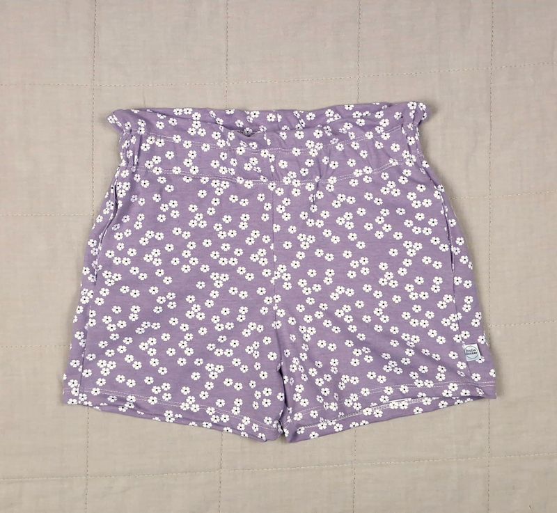 Korte broek paars bloemetjes