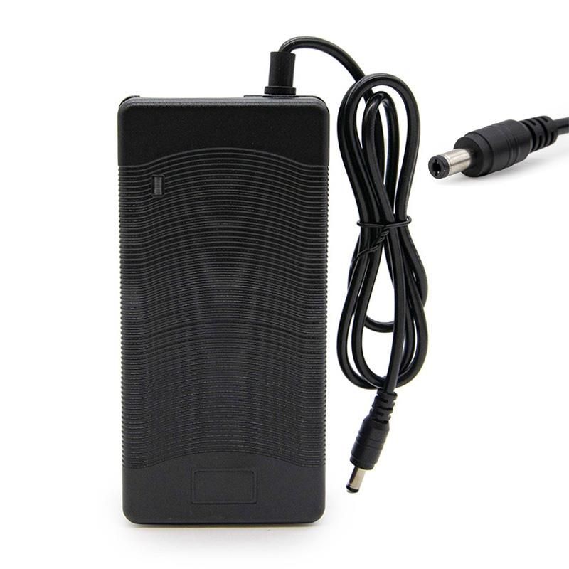 Chargeur 48V (sortie 54,6v) 3A DC connecteur 5,5mm