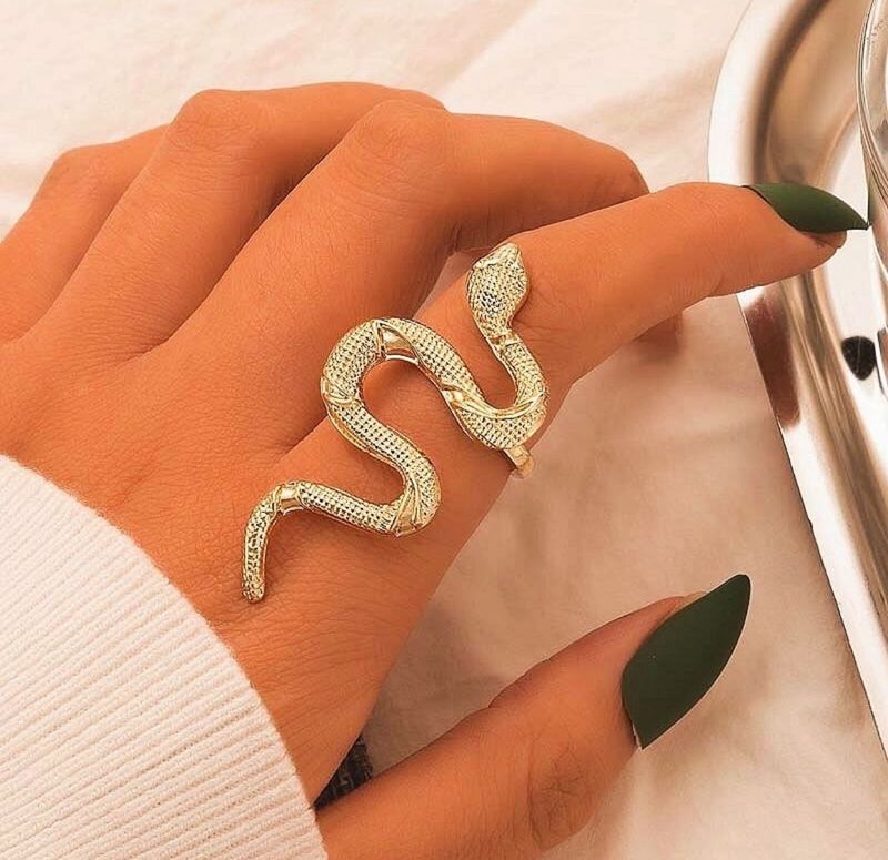 Women Gold Plated Contemporary Finger Ring