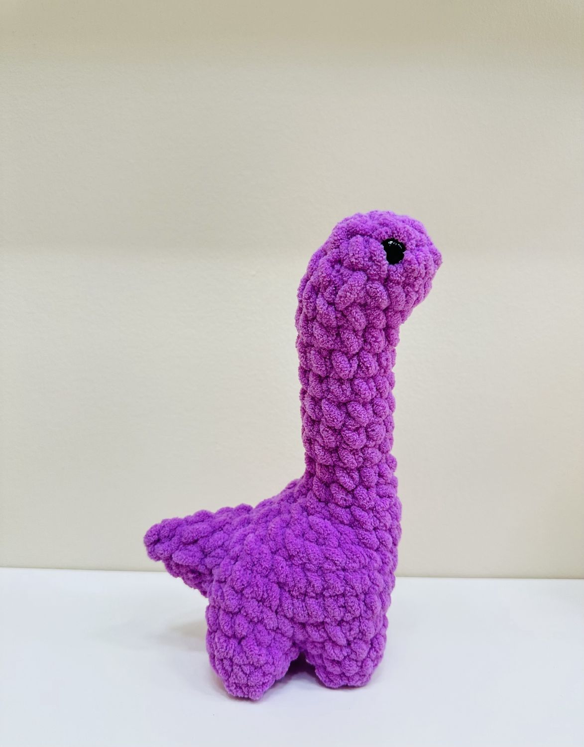 Long Neck Laddy, Colour: purple