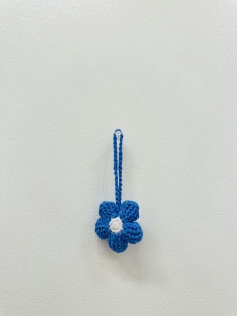 Blue daisy Keychain