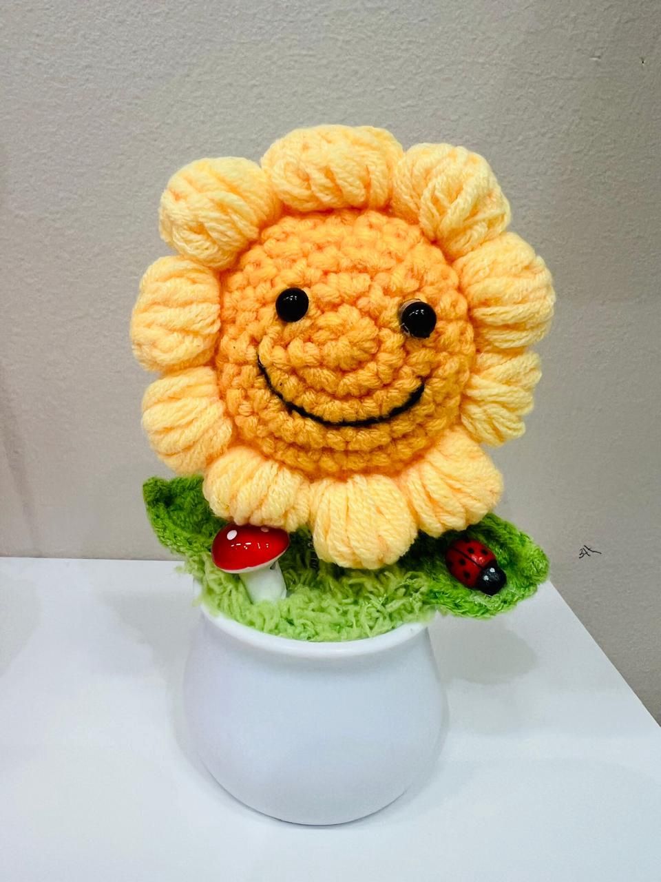 Smiley Sunflower w Mushroom &amp; Bug